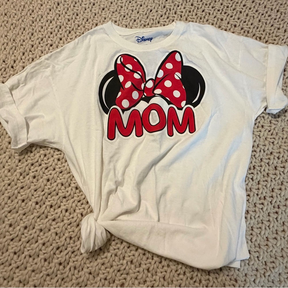 Set Of 2 Disney T-shirt And Lug Archer Sling Shoulder Crossbody Polka Dots Bag - Picture 9 of 10